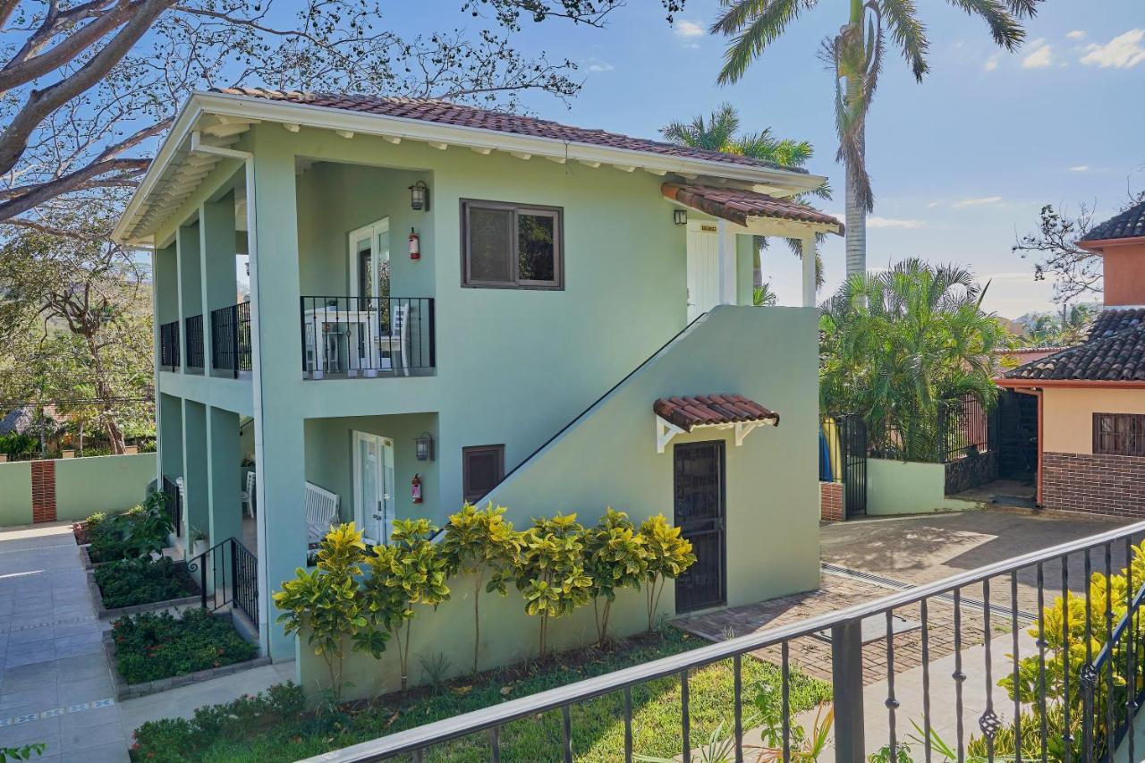 Hotel Casa Leona Tamarindo Exterior photo