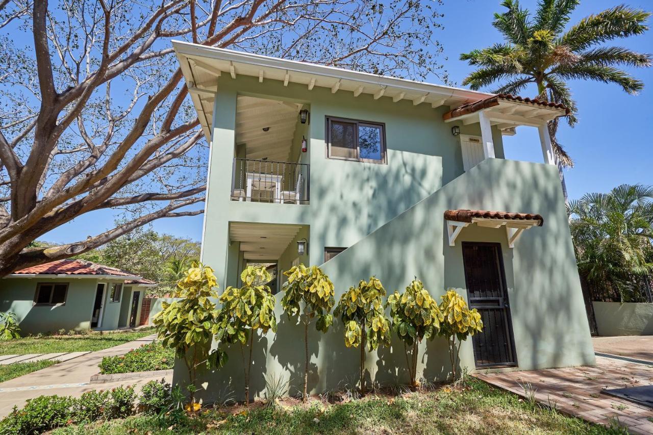 Hotel Casa Leona Tamarindo Exterior photo