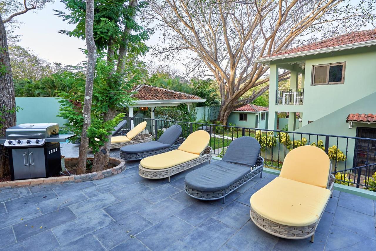 Hotel Casa Leona Tamarindo Exterior photo